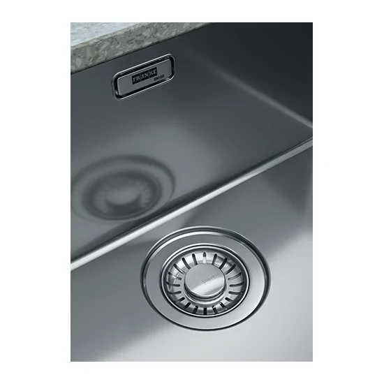 Polyvalence et raffinement : découvrez la baignoire Franke MYTHOS MYX 210-50 SATIN INOX pour installations encastrées et semi-en