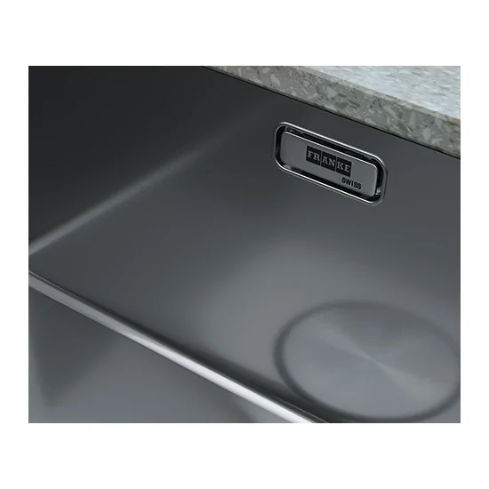 Versatilità e raffinatezza: scopri la vasca Franke MYTHOS MYX 210-34 INOX SATINATO per installazioni filotop e semifilo.