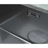 Versatilità e raffinatezza: scopri la vasca Franke MYTHOS MYX 210-34 INOX SATINATO per installazioni filotop e semifilo.