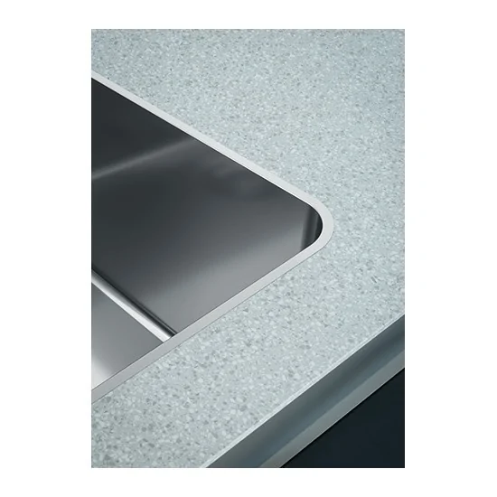 Polyvalence et raffinement : découvrez la baignoire Franke MYTHOS MYX 210-34 SATIN INOX pour installations encastrées et semi-en