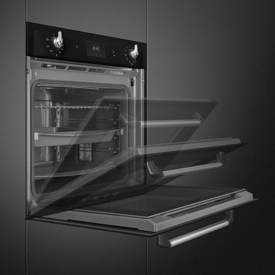 Four pyrolytique Smeg 60 cm - Qualité et performances professionnelles.