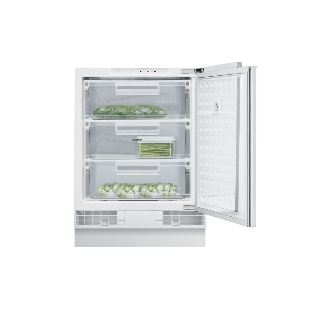200 Series Freezer Soft-closing door thanks to the the SoftClosing system.