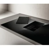 "Elica Nikolatesla Prime S: Piani Cottura ad Induzione con Aspirazione Integrata".