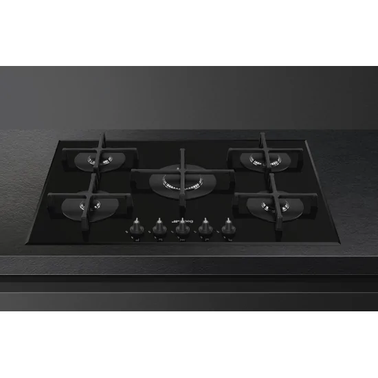 "Plaque de cuisson au gaz Smeg 75 cm en verre noir professionnel".