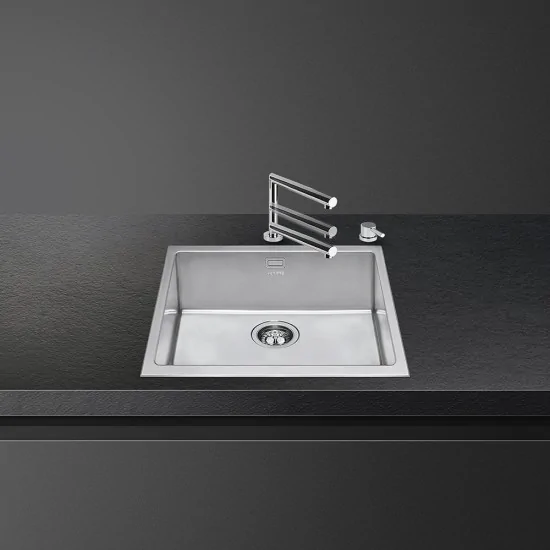 "Avant-garde technology: Mixer Under Window with Removable shower - SMEG.