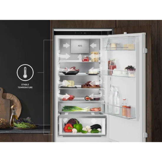 "Interni del frigocongelatore Aeg NSC8M191DS"