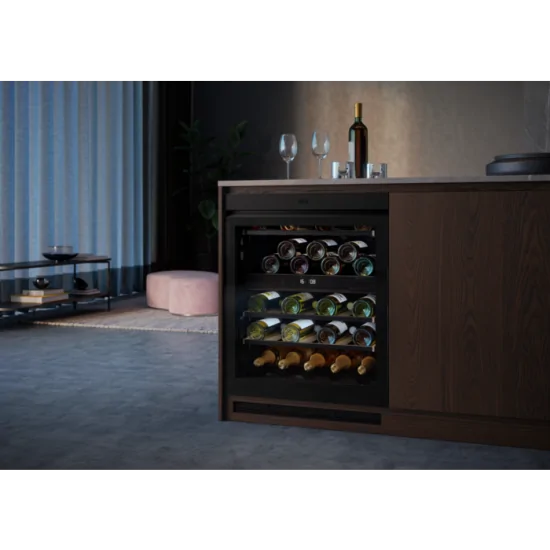 "Cantine Vino AEG: Scopri la Praticità di 40 Bottiglie in 5 Ripiani!" NSW8D826GT