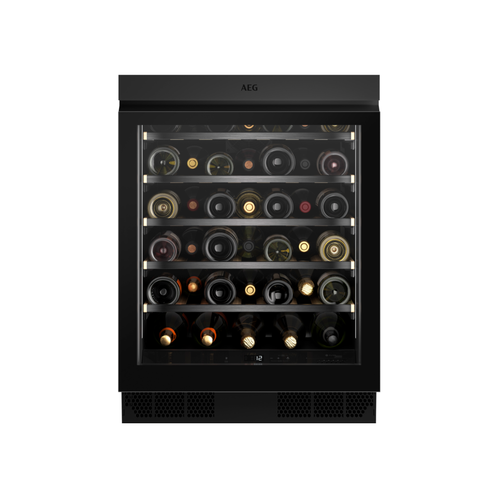 "Cantine Vino AEG: Scopri la Praticità di 40 Bottiglie in 5 Ripiani!" NSW8S826GT