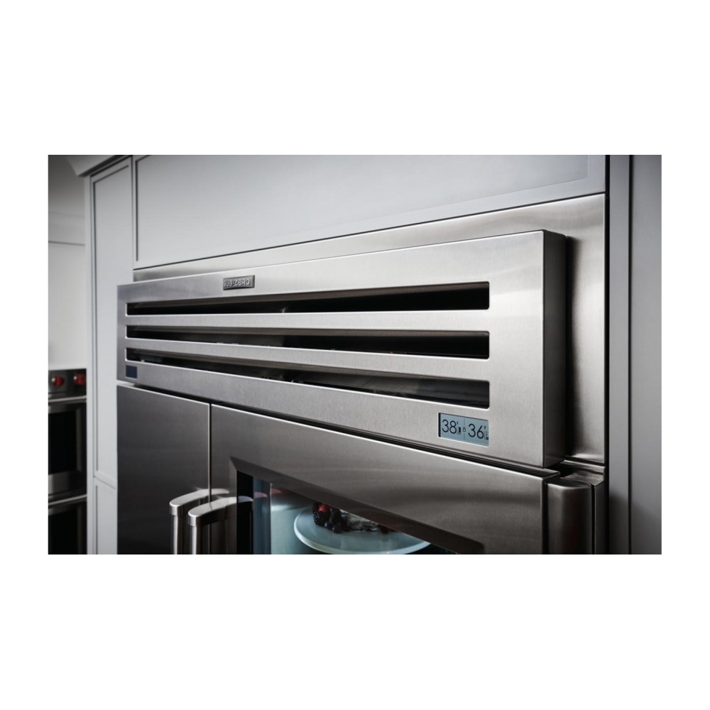 Refrigerador/congelador de acero inoxidable profesional con máquina de hielo.