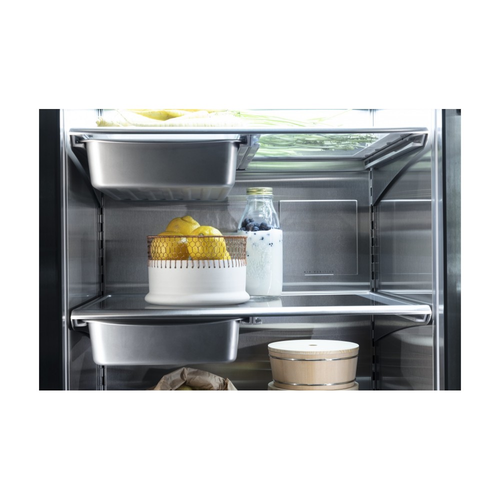 Refrigerador/congelador de acero inoxidable profesional con máquina de hielo.