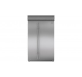 并排冰箱/冰柜，配有制冰机和内部过滤水和冰分配器