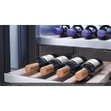 Vino de columna SKSWC242RP refrigerador Signature Kitchen Suite: diseño elegante y funcionalidad premium