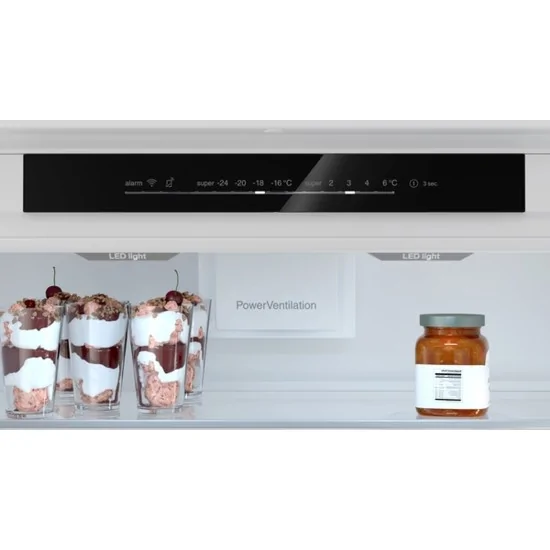 Frigorifero Neff Incasso 70 cm: NOFROST, Cerniere Piatte SoftClose.