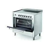 Kitchen with 90 cm Ilve gas hob in 5 colours.