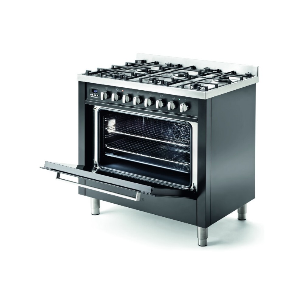 Kitchen with 90 cm Ilve gas hob in 5 colours.