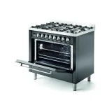 Kitchen with 90 cm Ilve gas hob in 5 colours.