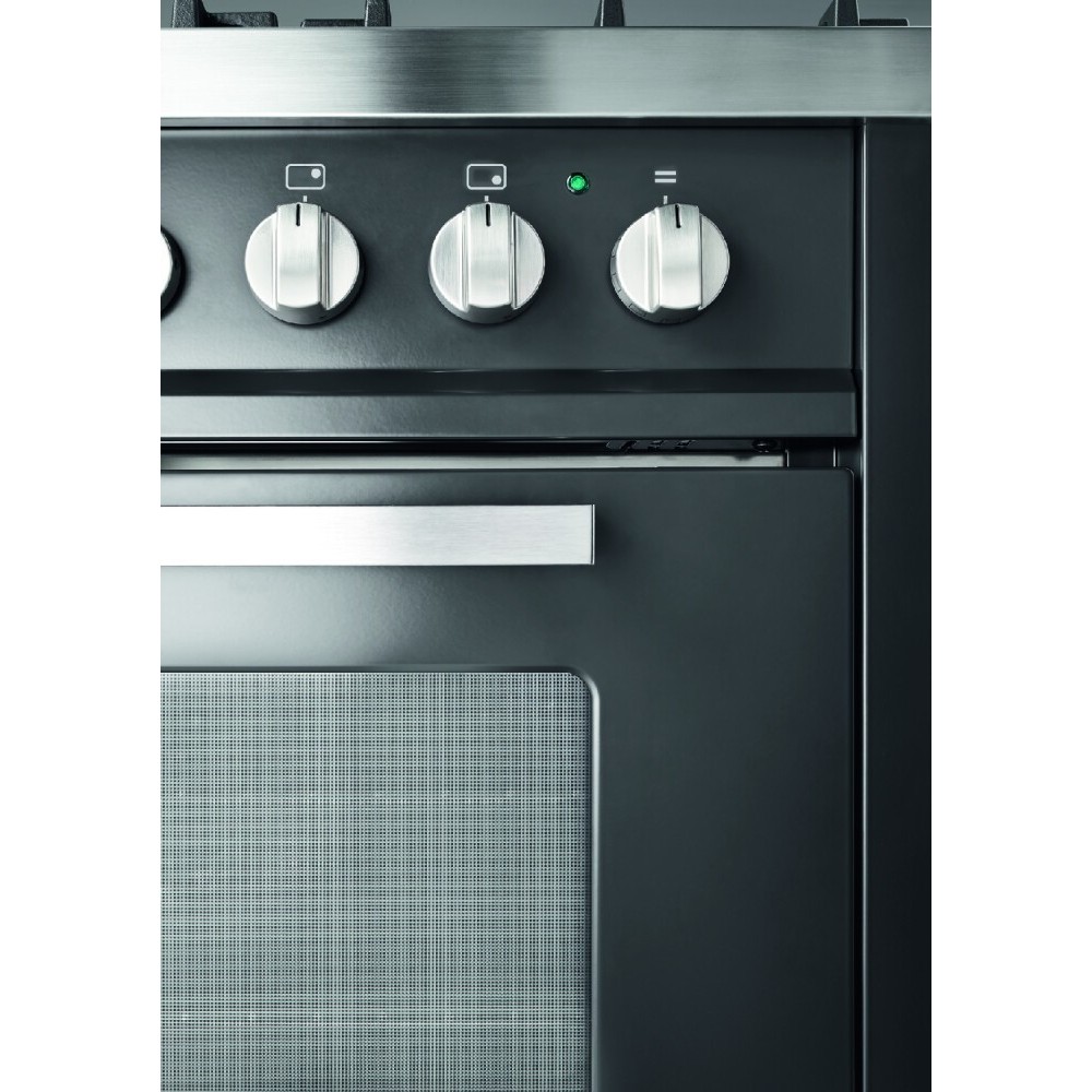 Cuisine avec plaque de cuisson gaz Ilve 90 cm en 5 couleurs.