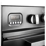 Kitchen with 90 cm Ilve gas hob in 5 colours.