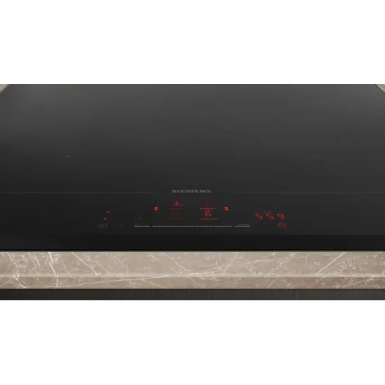 Piano cottura a induzione Siemens ED65KHQB1E iQ500: design elegante e prestazioni efficienti.