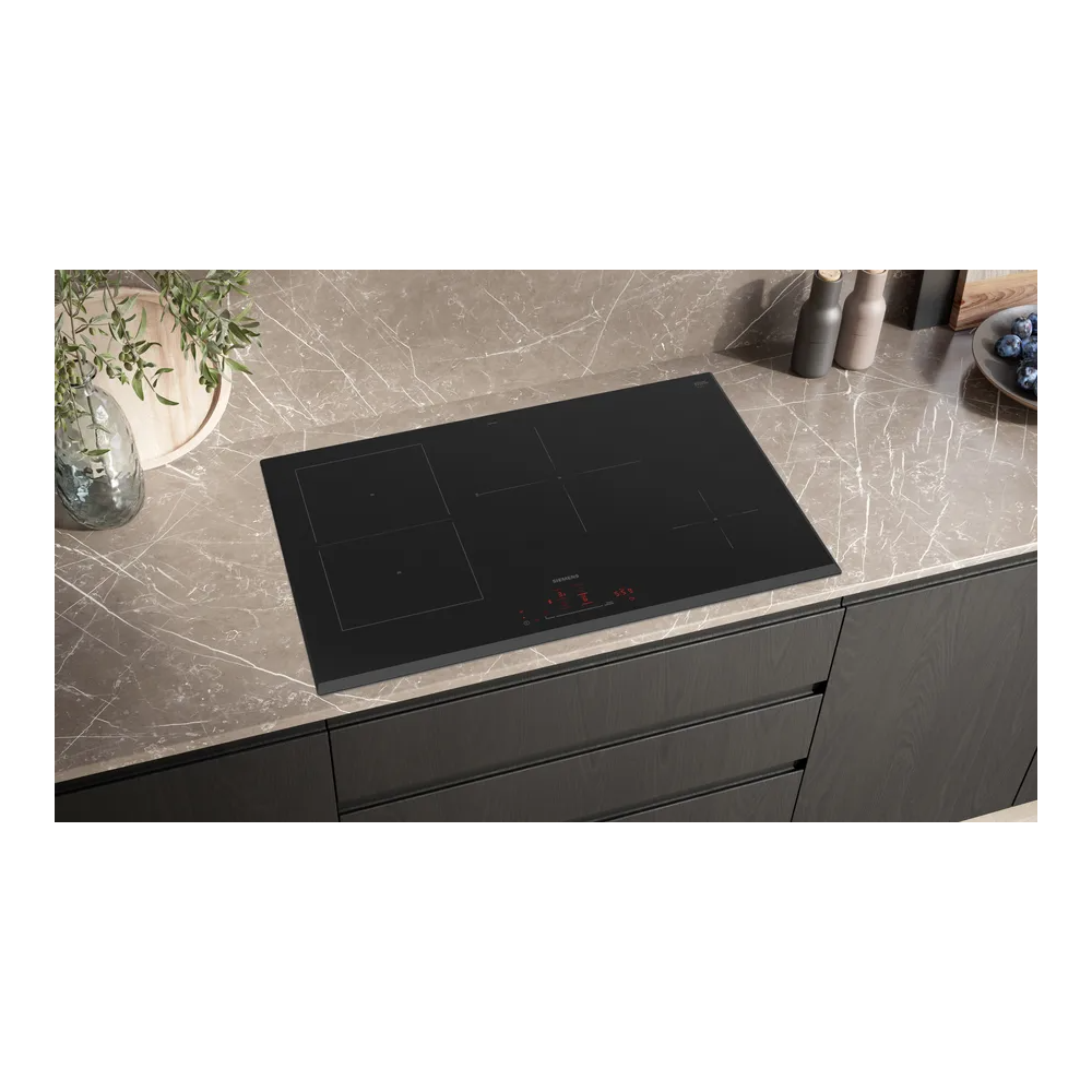 Maximale Effizienz mit Induktionskochfeld Siemens ED851HSB1E 80 cm: schwarzer Stil ohne Profile.