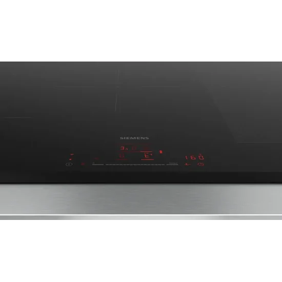 Esclusivo piano cottura a induzione Siemens iQ700: eleganza e prestazioni in un solo prodotto, per una cucina di alta qualità.