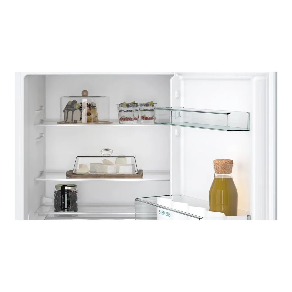 Efficienza e stile in cucina con il frigorifero Siemens KU21RVFE0!