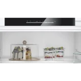 Эффективность и стиль на кухне с холодильником Siemens KU21RVFE0!