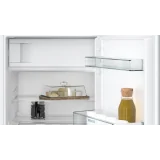 Efficienza ed eleganza con il frigorifero sottopiano Siemens KU22LVFD0: 82x60 cm.