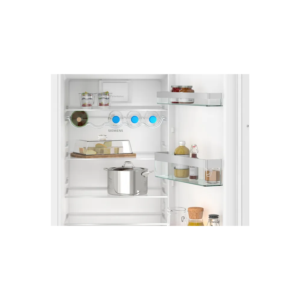 Kompromissloses Kühlerlebnis mit dem eintürigen Einbaukühlschrank KI82LVFE0 von Siemens 177,5 x 56 cm mit Flachscharnier