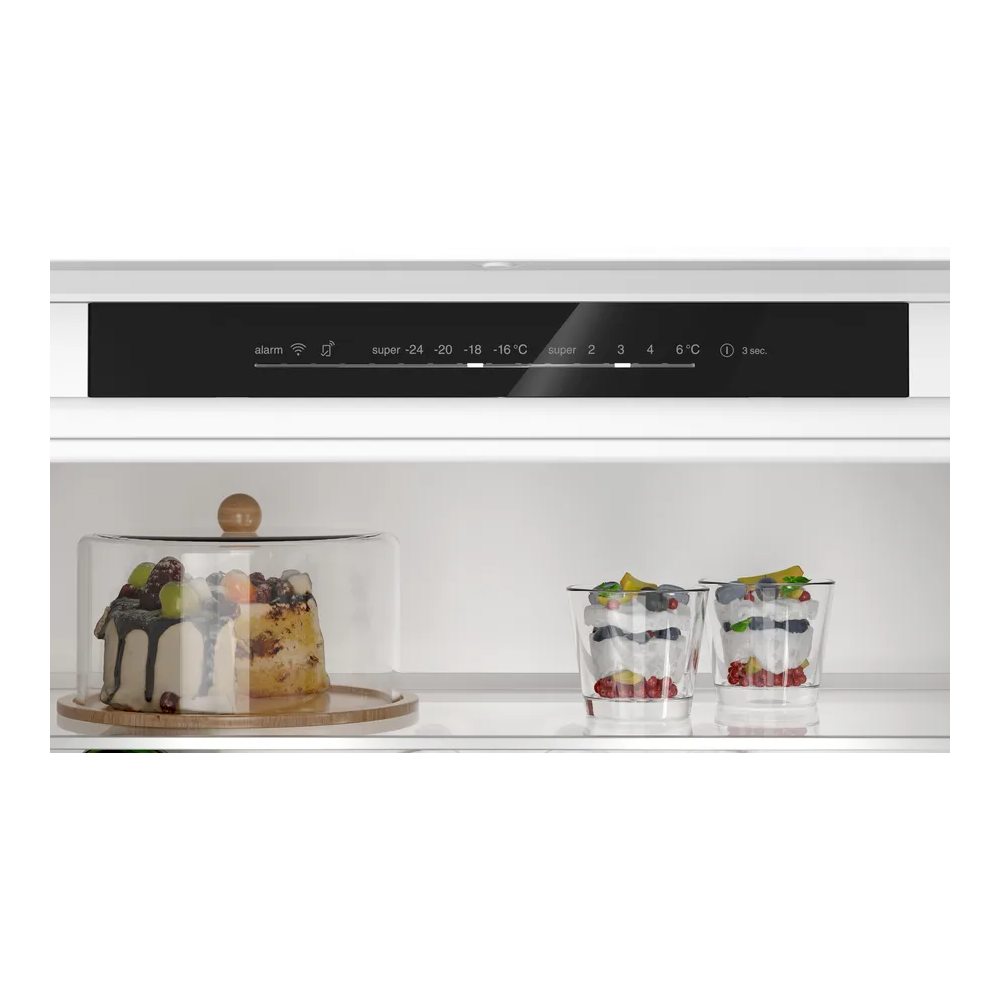 La soluzione perfetta per un'eleganza senza compromessi: il frigorifero combinato incasso KB96NVSE0 da 193.5 x 70.8 cm con cerni