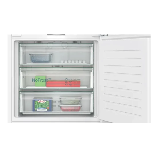 Efficienza e stile: il frigorifero combinato da incasso Siemens KI96NSDD0 193.5 x 70.8 cm cerniera piatta soft.