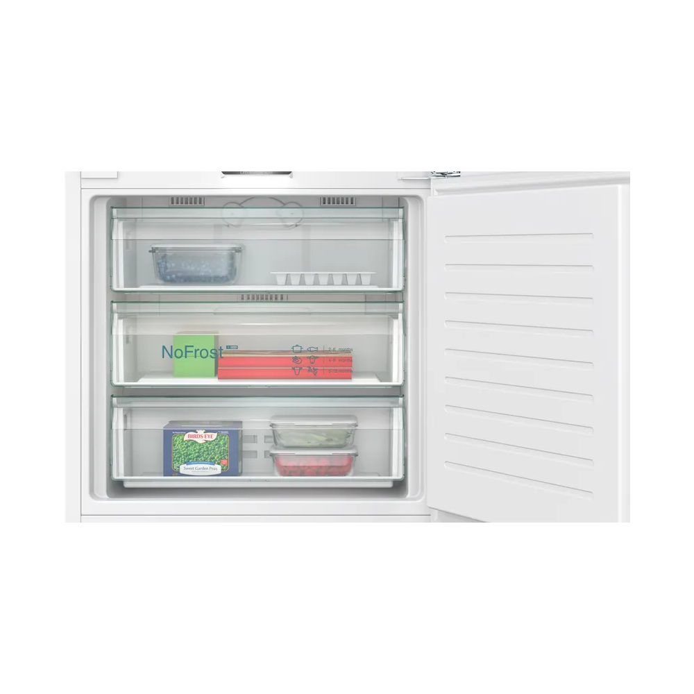 Efficienza e stile: il frigorifero combinato da incasso Siemens KI96NSDD0 193.5 x 70.8 cm cerniera piatta soft.