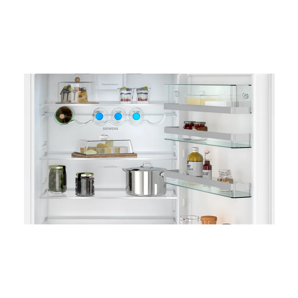 Efficienza e stile: il frigorifero combinato da incasso Siemens KI96NSDD0 193.5 x 70.8 cm cerniera piatta soft.