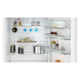 Efficienza e stile: il frigorifero combinato da incasso Siemens KI96NSDD0 193.5 x 70.8 cm cerniera piatta soft.