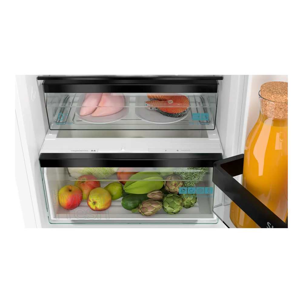 Effizienz und Stil mit dem eingebauten Kombikühlschrank KI86NSDD0 von Siemens: die perfekte Wahl für eine moderne Küche.