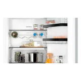 Eficiencia y estilo con frigorífico incorporado KI86NSDD0 Siemens: la elección perfecta para una cocina moderna.