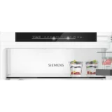 Eficiencia y estilo con frigorífico incorporado KI86NSDD0 Siemens: la elección perfecta para una cocina moderna.
