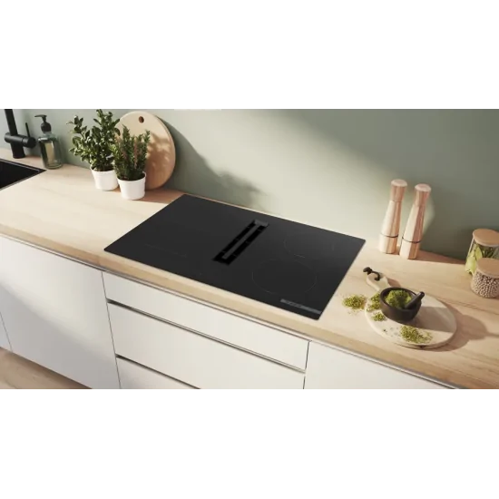 Plaque à induction aspirante Bosch PVS811B16E : cuisiner avec style, efficacité et praticité