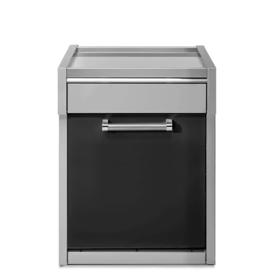 Efficienza ed eleganza per la tua cucina all'aperto: scopri il tavolo da lavoro G9s-P di Steel Cucine, ideale per BBQ e outdoor