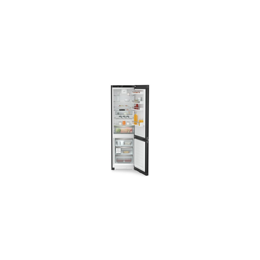 Maximum freshness and convenience with the Liebherr CNbdc 573i fridge-freezer: EasyFresh and NoFrost technologies for an impecca
