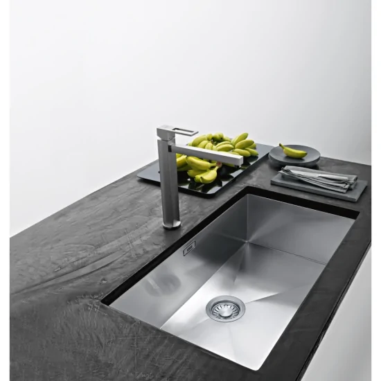 Éviers Franke Planar PPX 110-72 : Design élégant et fonctionnalité professionnelle pour une cuisine moderne.