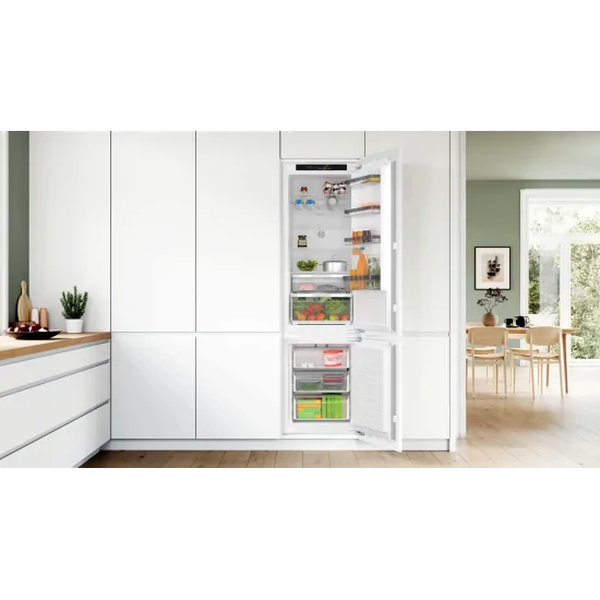 Bosch KIN96VFD0: the fridge is combined with a small plate, elegant and suitable for a perfectly organized kitchen.