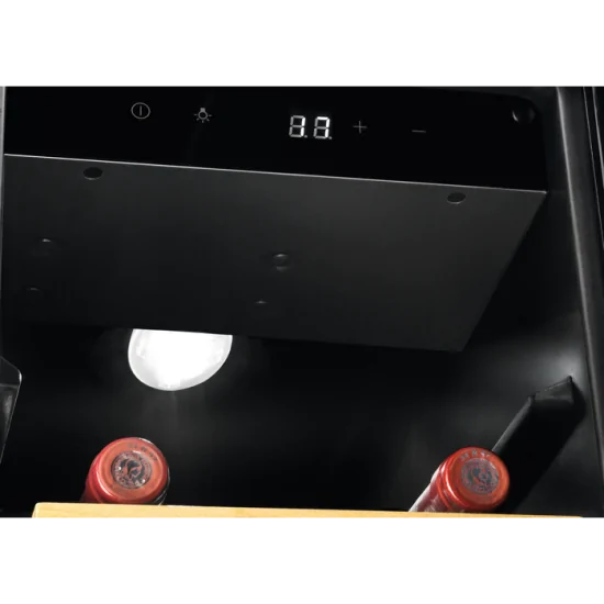 "Cantinetta Electrolux EWUS020B5B vetro nero"