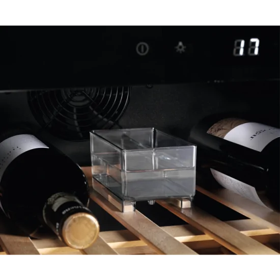 "Cantinetta Electrolux EWUS020B5B vetro nero"