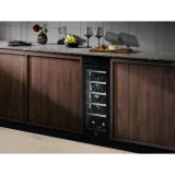 "Cantinetta Electrolux EWUS018B7B per conservazione vini"