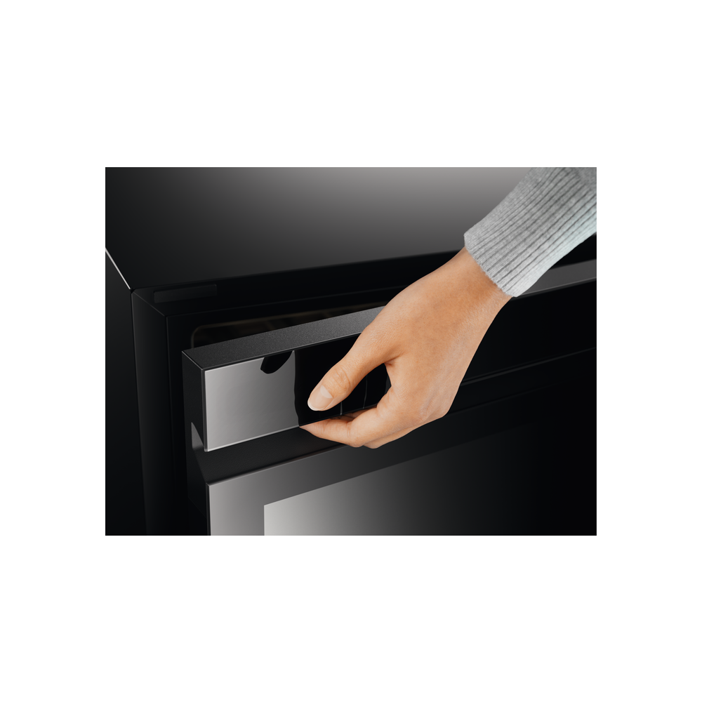 "Cantinetta Electrolux EWUS018B7B per conservazione vini"