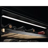 "Cantinetta Electrolux EWUD040B8B con doppia zona di raffreddamento"