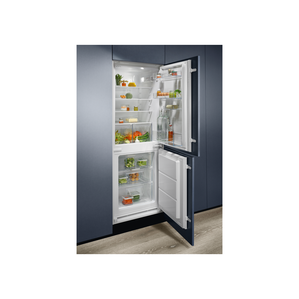 "Frigorifero combinato Electrolux ad incassoKNS5LE16S"