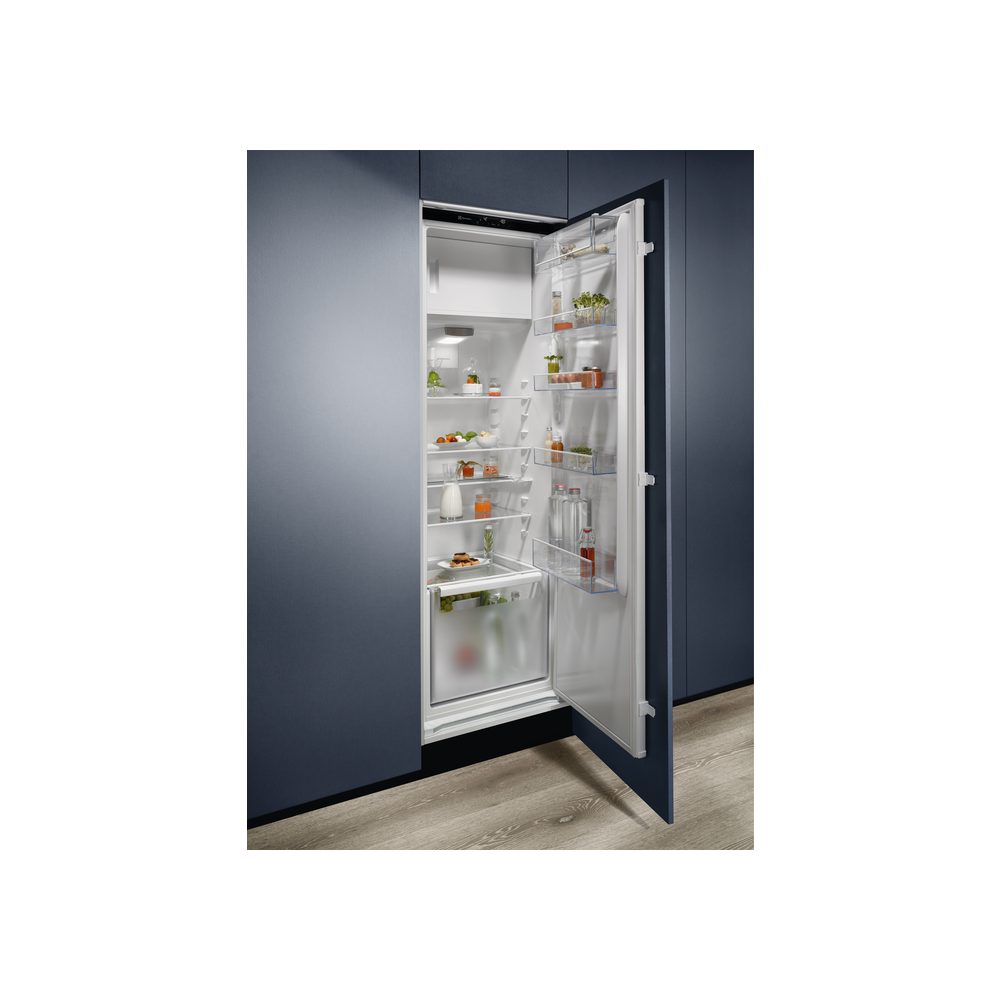 "Frigorifero Electrolux KFD6DE18S, dimensioni incasso 1772x548x549 mm"