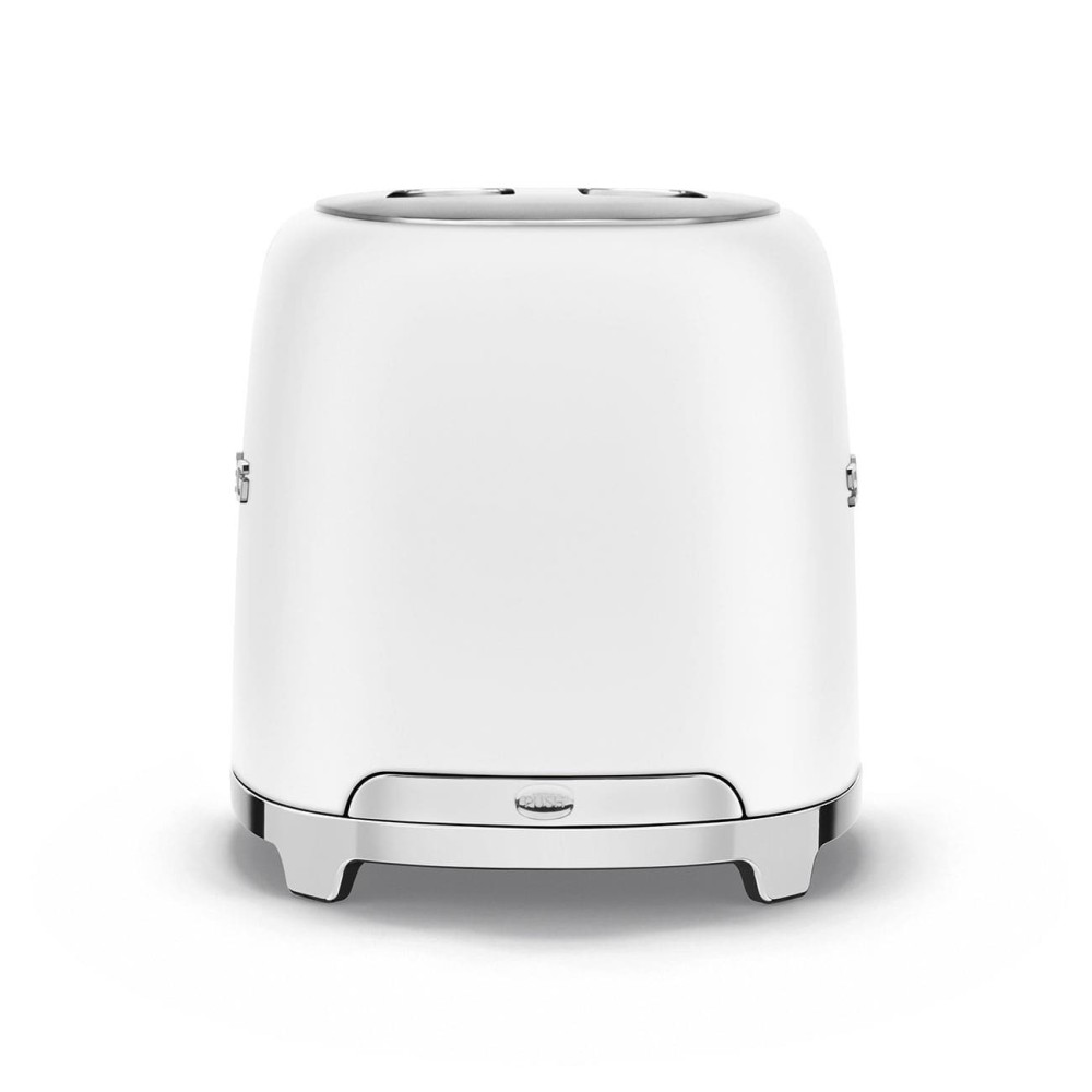 Weißer SMEG Toaster - Detailaufnahme von Hochglanz-Chrom, Drehknopf und Edelstahl-Schiebehebel